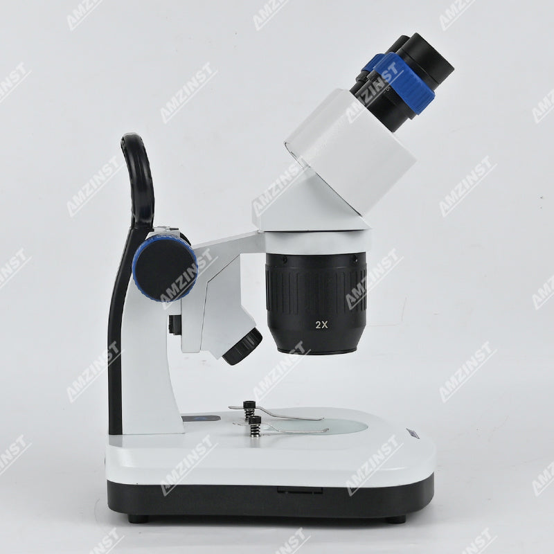 Бинокулярный стереомикроскоп AHT-34 с поворотным объективом (1x-3x) и сенсорной регулировкой яркости, светодиодами проходящего и падающего света и аккумуляторными батареями Бинокулярный стереомикроскоп AHT-34 с поворотным объективом (1x-3x) и сенсорной регулировкой яркости, светодиодами проходящего и падающего света и аккумуляторными батареями