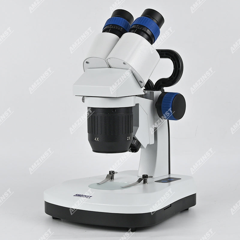 Бинокулярный стереомикроскоп AHT-33 с поворотным объективом (2x-4x) и сенсорной регулировкой яркости, светодиодами проходящего и падающего света и аккумуляторными батареями Бинокулярный стереомикроскоп AHT-33 с поворотным объективом (2x-4x) и сенсорной регулировкой яркости, светодиодами проходящего и падающего света и аккумуляторными батареями