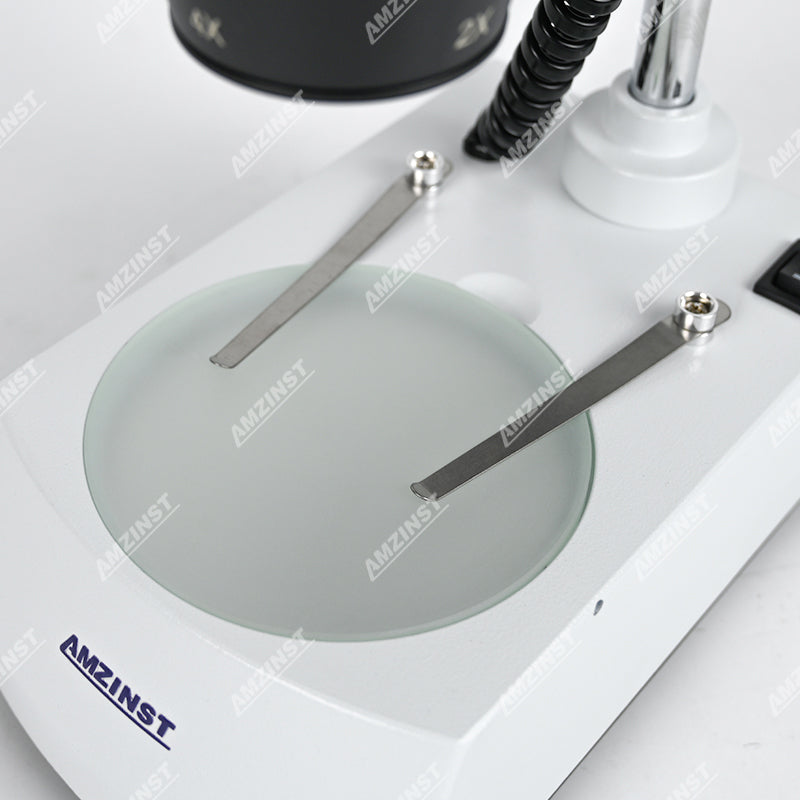 Бинокулярный стереомикроскоп AST-5C Classic с поворотным объективом (2x-4x), штативом и светодиодным проходящим и падающим освещением.  Бинокулярный стереомикроскоп AST-5C Classic с поворотным объективом (2x-4x), штативом и светодиодным проходящим и падающим освещением.