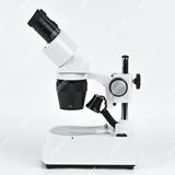 Бинокулярный стереомикроскоп AST-5C Classic с поворотным объективом (2x-4x), штативом и светодиодным проходящим и падающим освещением.  Бинокулярный стереомикроскоп AST-5C Classic с поворотным объективом (2x-4x), штативом и светодиодным проходящим и падающим освещением.