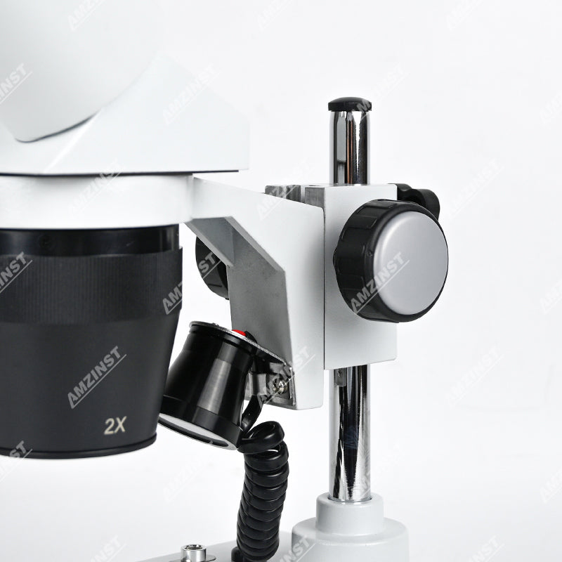 Бинокулярный стереомикроскоп AST-5C Classic с поворотным объективом (2x-4x), штативом и светодиодным проходящим и падающим освещением.  Бинокулярный стереомикроскоп AST-5C Classic с поворотным объективом (2x-4x), штативом и светодиодным проходящим и падающим освещением.