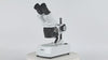 Бинокулярный стереомикроскоп AST-5C Classic с поворотным объективом (2x-4x), штативом и светодиодным проходящим и падающим освещением.  Бинокулярный стереомикроскоп AST-5C Classic с поворотным объективом (2x-4x), штативом и светодиодным проходящим и падающим освещением.
