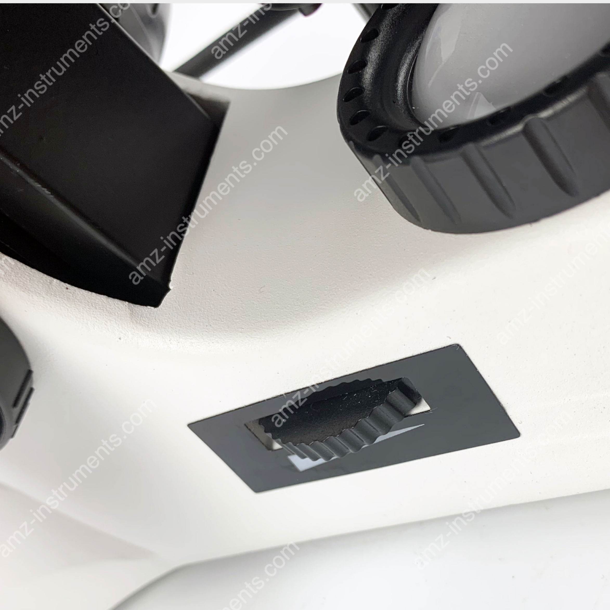 Бинокулярный биологический микроскоп NK-60B 40x-1600x с ахроматическими объективами  Бинокулярный биологический микроскоп NK-60B 40x-1600x с ахроматическими объективами