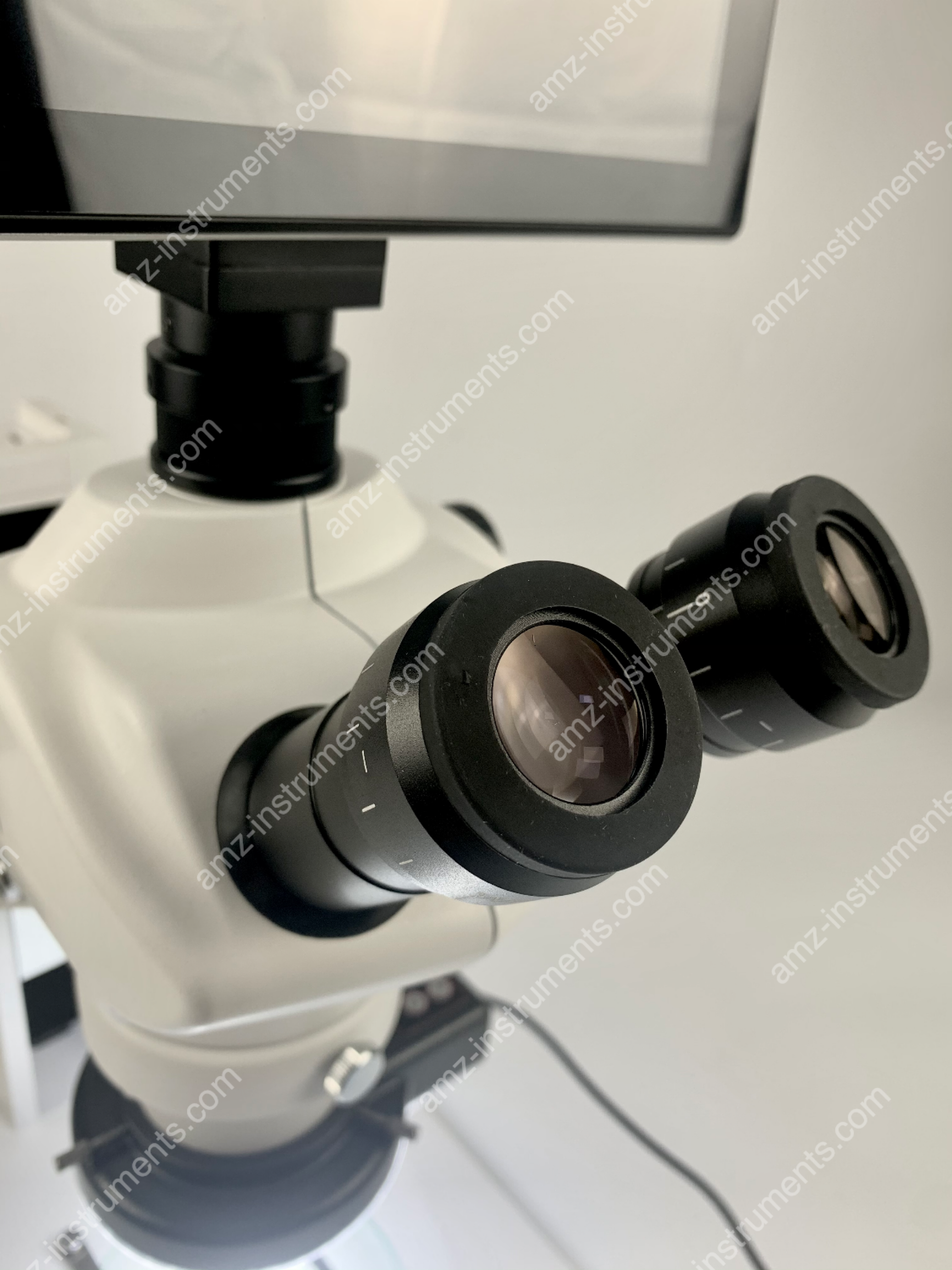 Цифровой ЖК-микроскоп ZM0850B-R1LCD5M с 0,8-кратным - 5-кратным увеличением и кольцевой подсветкой на 80 светодиодов Цифровой ЖК-микроскоп ZM0850B-R1LCD5M с 0,8-кратным - 5-кратным увеличением и кольцевой подсветкой на 80 светодиодов