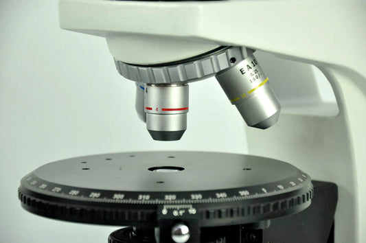APM-20T WF10X/18 mm Microscopio de polarización trinocular